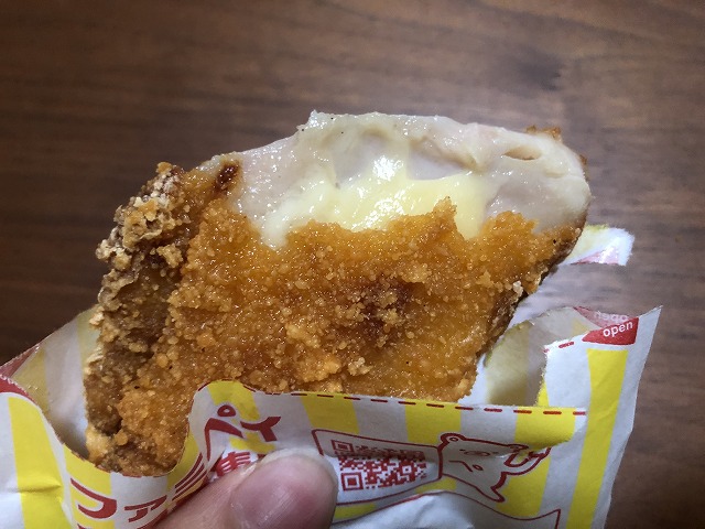 チーズインファミチキの中身